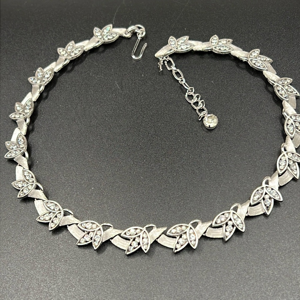 Vintage Trifari rhinestone leaf necklace
